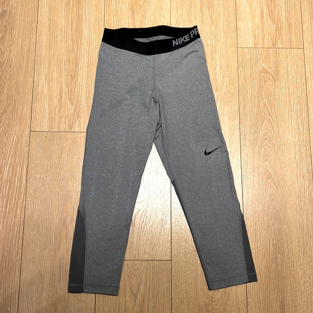 Nike Pro Dri-Fit Capri Crop Leggings